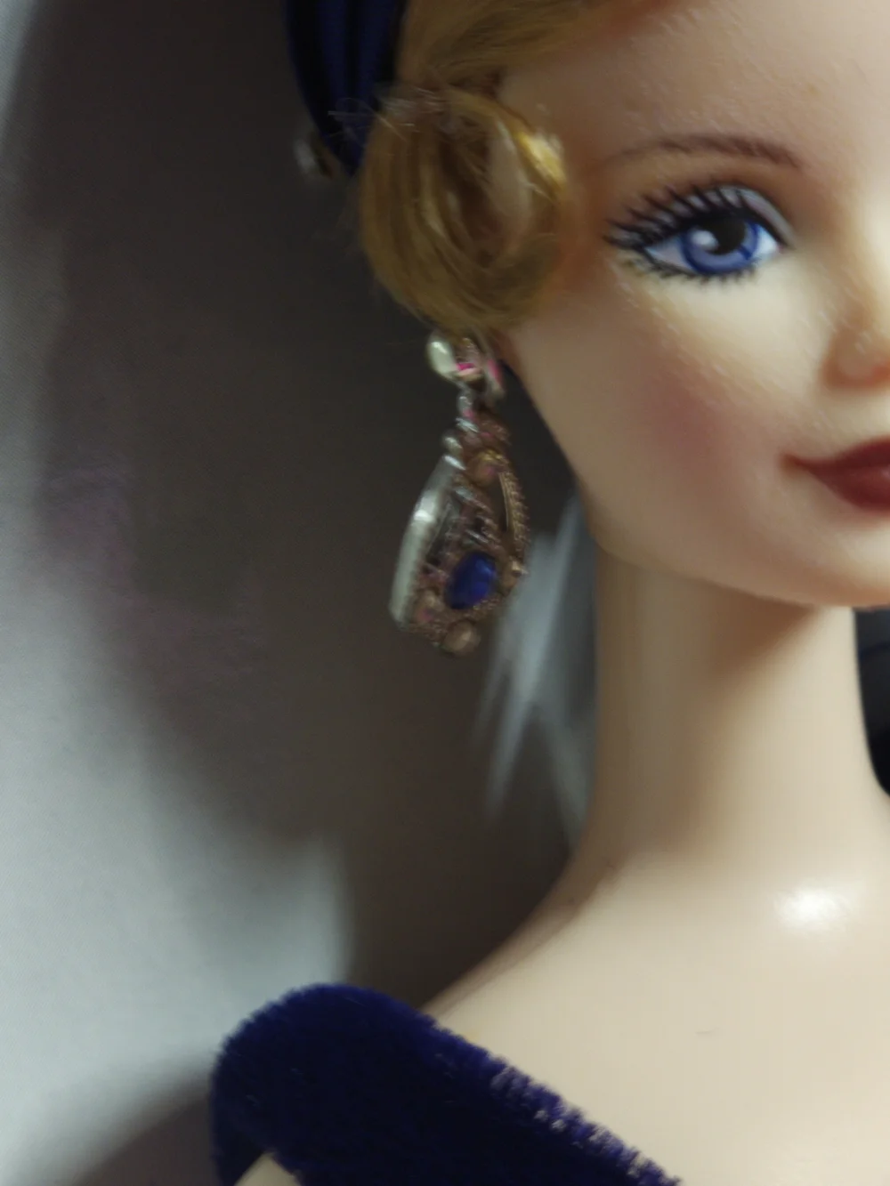 NRFB MIB 1998 Embassy Waltz Barbie Members Choice Third Edition #22836